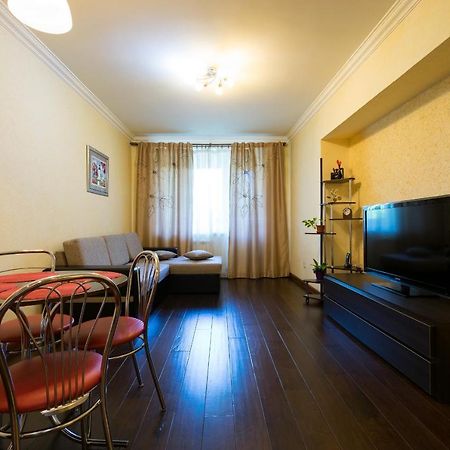 Nadezhda Apartment on Dostyk street 89 Ałma Ata Zewnętrze zdjęcie