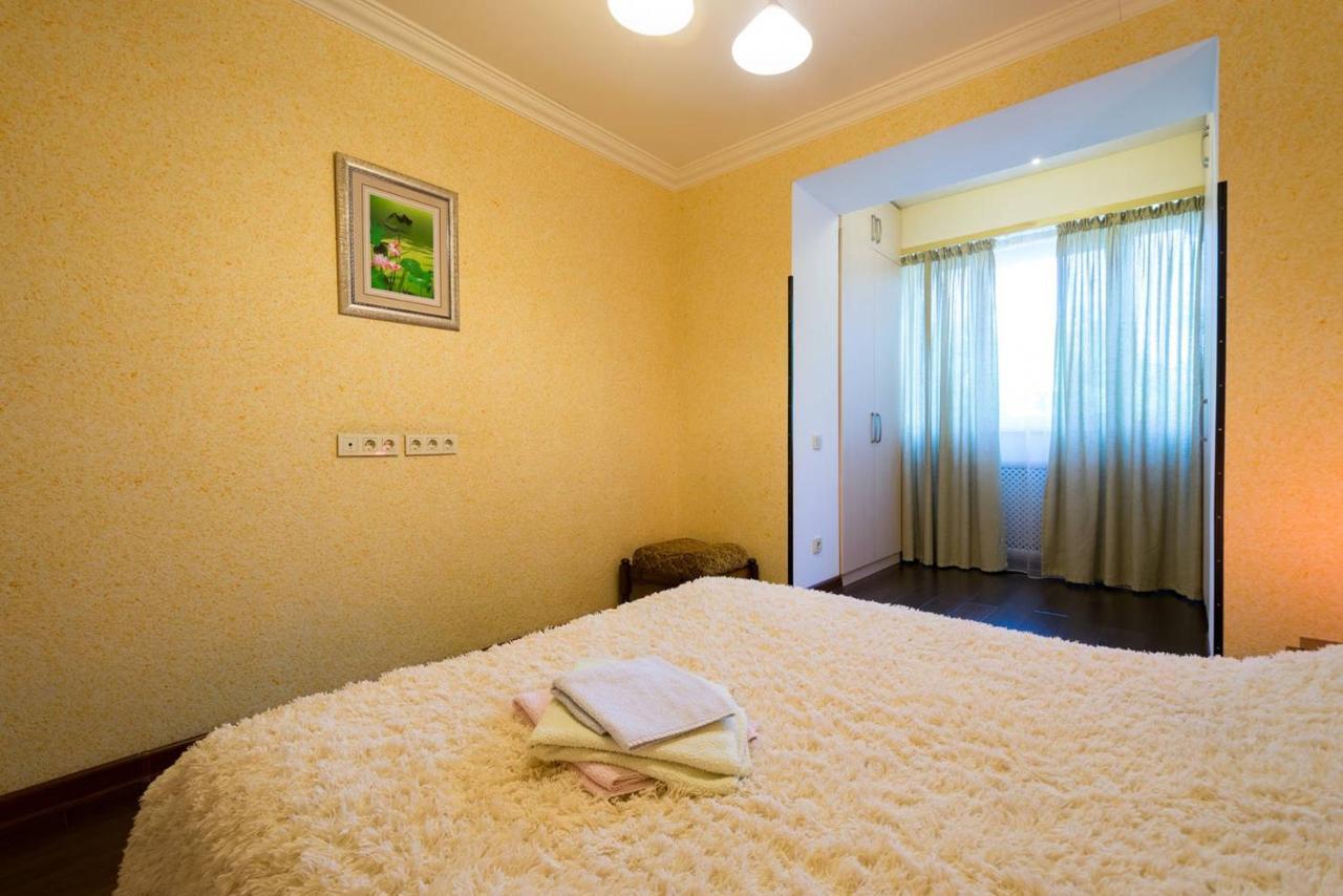 Nadezhda Apartment on Dostyk street 89 Ałma Ata Zewnętrze zdjęcie