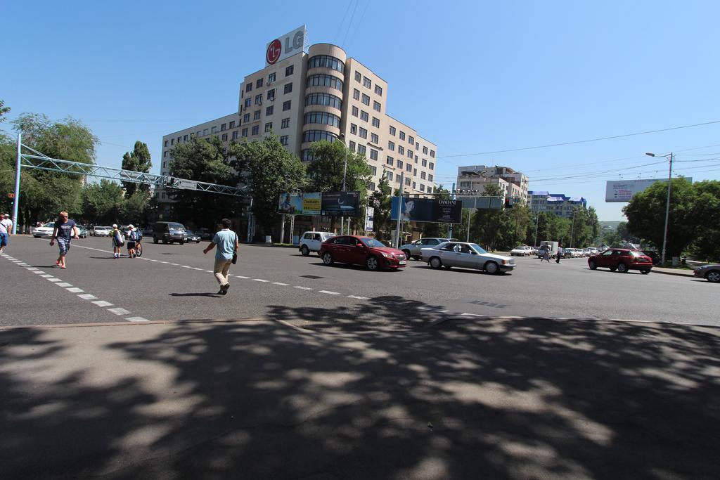 Nadezhda Apartment on Dostyk street 89 Ałma Ata Zewnętrze zdjęcie