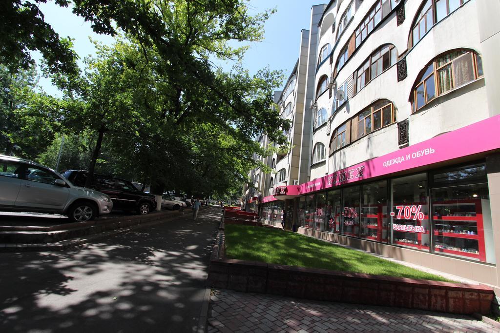 Nadezhda Apartment on Dostyk street 89 Ałma Ata Zewnętrze zdjęcie