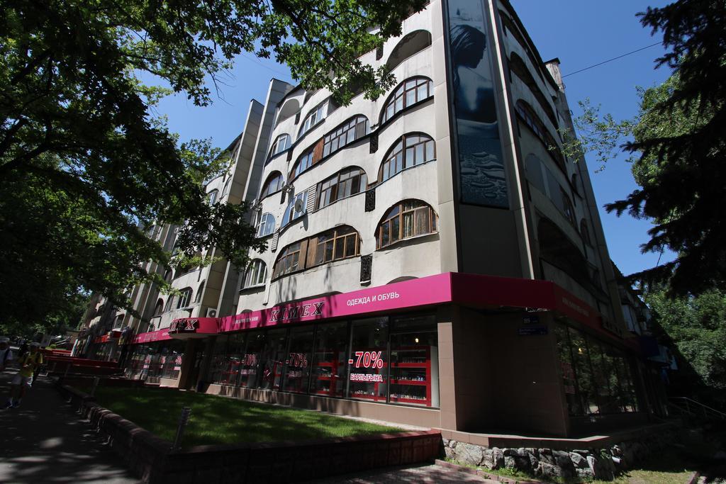 Nadezhda Apartment on Dostyk street 89 Ałma Ata Zewnętrze zdjęcie