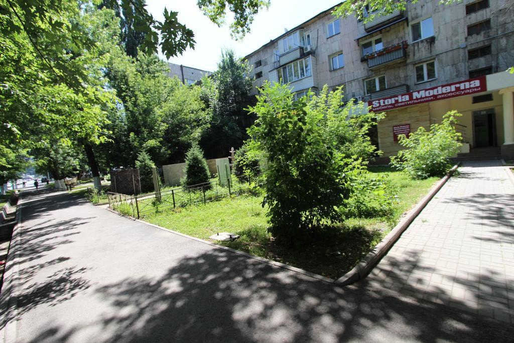 Nadezhda Apartment on Dostyk street 89 Ałma Ata Zewnętrze zdjęcie